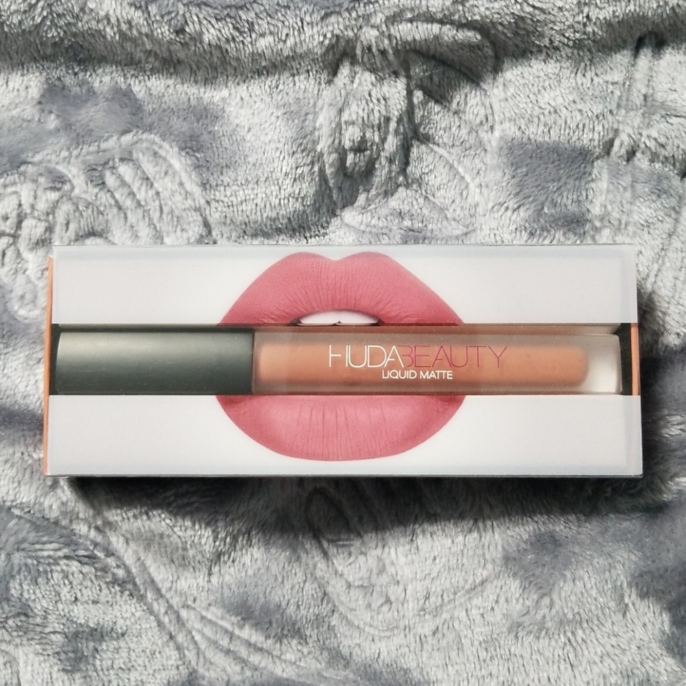 Huda Beauty Bombshell Liquid Lipstick